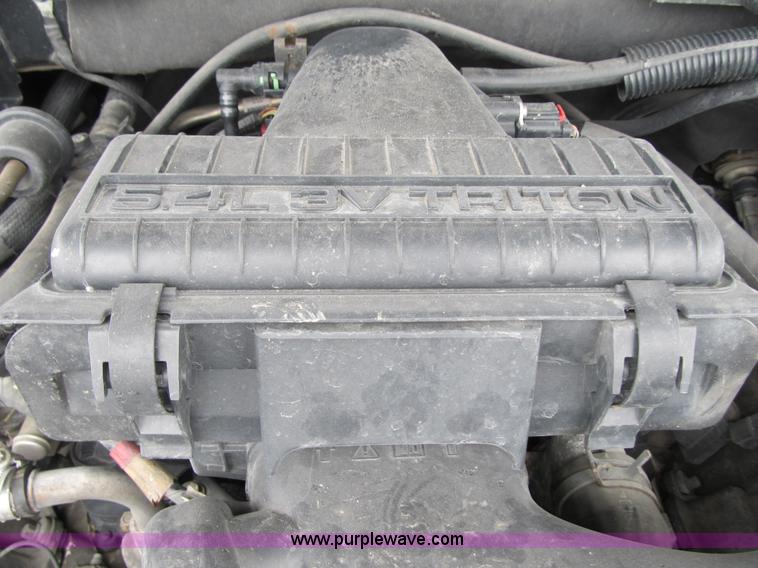 image for item F8806 2005 Ford Expedition XLT SUV