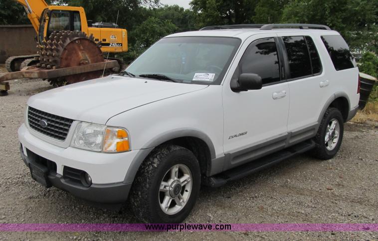 image for item F8807 2002 Ford Explorer XLT SUV