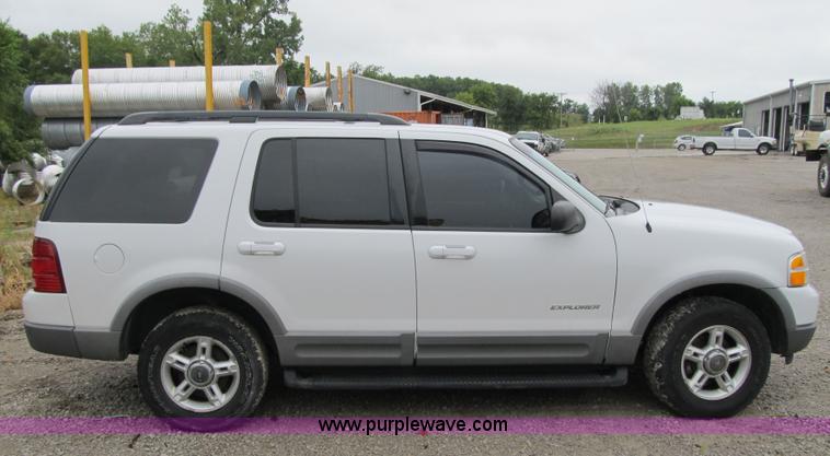 image for item F8807 2002 Ford Explorer XLT SUV