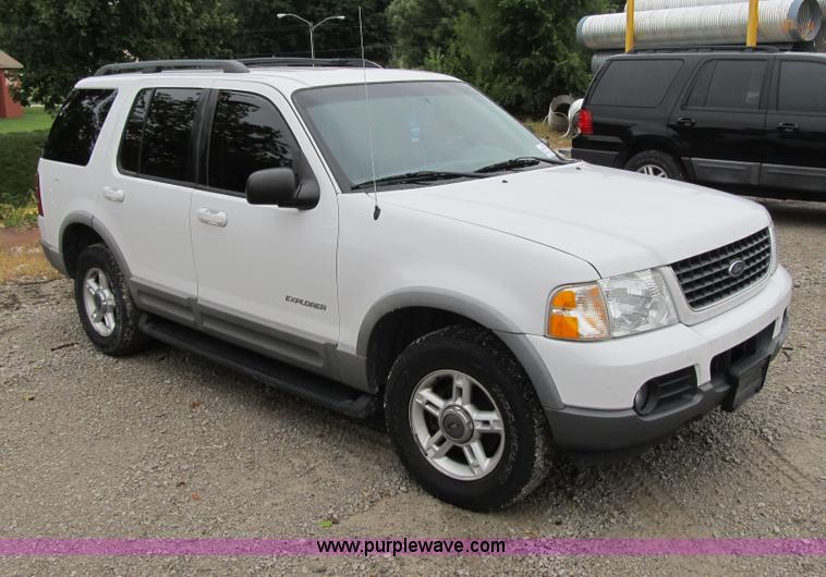 image for item F8807 2002 Ford Explorer XLT SUV
