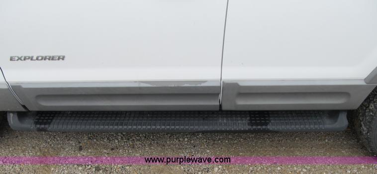 image for item F8807 2002 Ford Explorer XLT SUV
