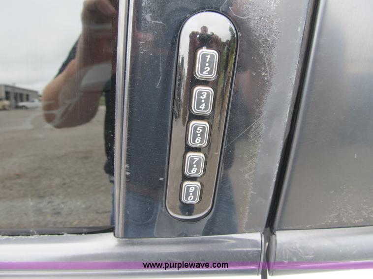 image for item F8807 2002 Ford Explorer XLT SUV