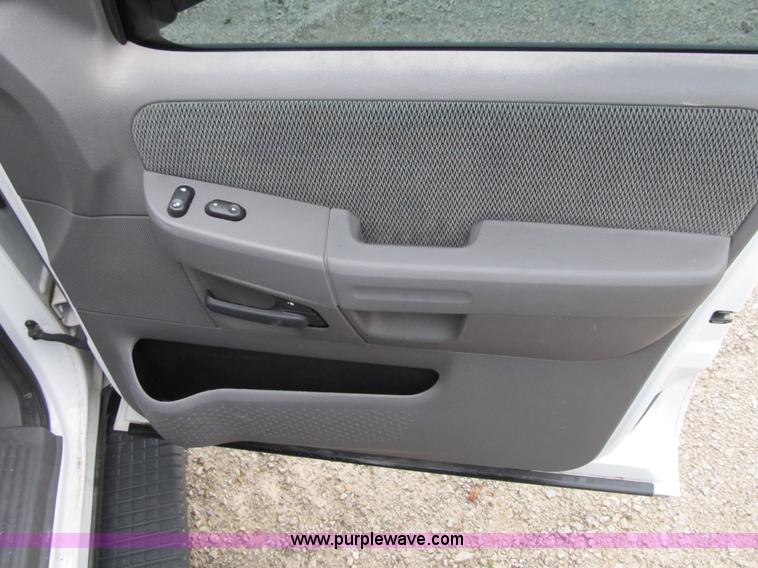 image for item F8807 2002 Ford Explorer XLT SUV