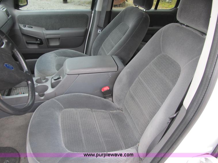 image for item F8807 2002 Ford Explorer XLT SUV