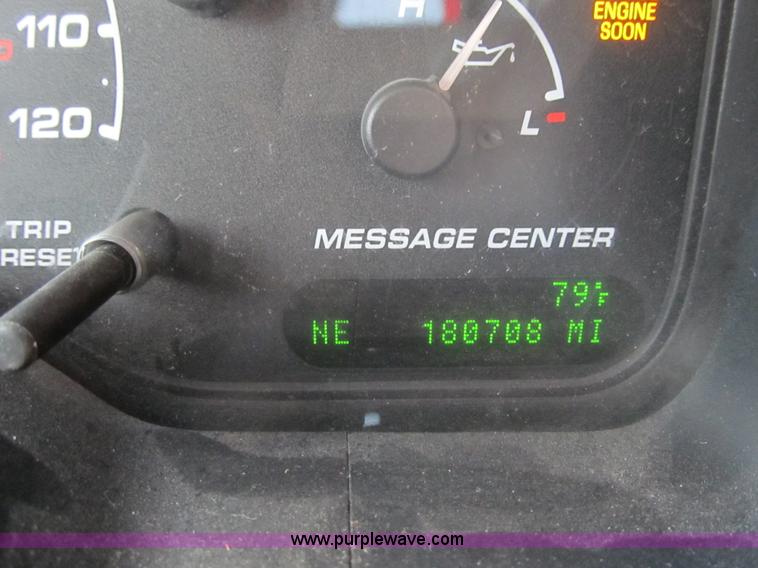 image for item F8807 2002 Ford Explorer XLT SUV