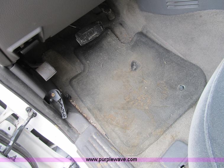 image for item F8807 2002 Ford Explorer XLT SUV