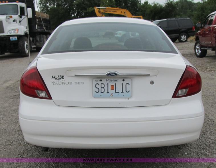 image for item F8808 2001 Ford Taurus SES