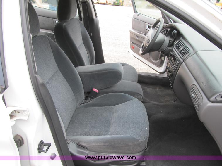 image for item F8808 2001 Ford Taurus SES