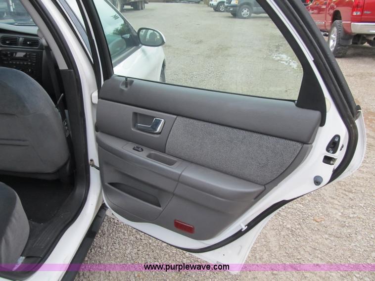 image for item F8808 2001 Ford Taurus SES