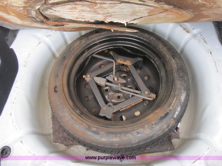 image for item F8808 2001 Ford Taurus SES