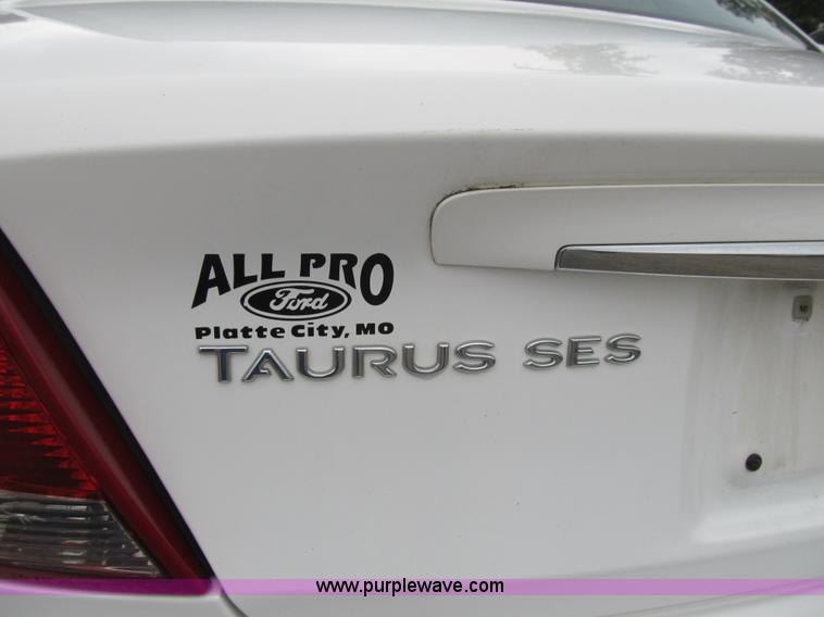 image for item F8808 2001 Ford Taurus SES