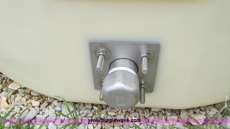 image for item G9288 2,000 vertical poly tank