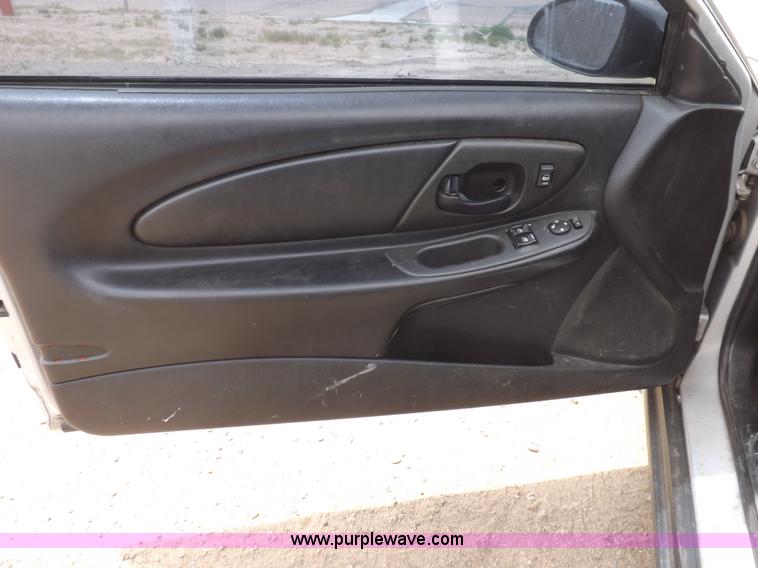 image for item H1904 2002 Chevrolet Monte Carlo LS