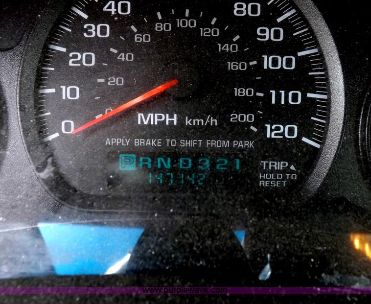 image for item H1904 2002 Chevrolet Monte Carlo LS