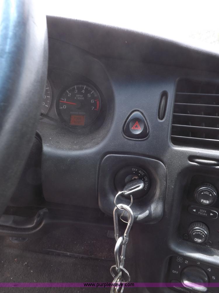 image for item H1904 2002 Chevrolet Monte Carlo LS