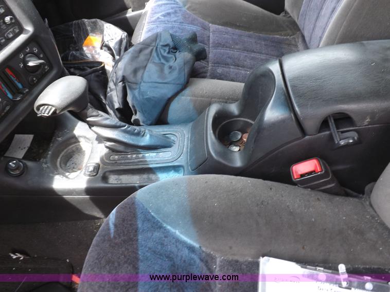 image for item H1904 2002 Chevrolet Monte Carlo LS