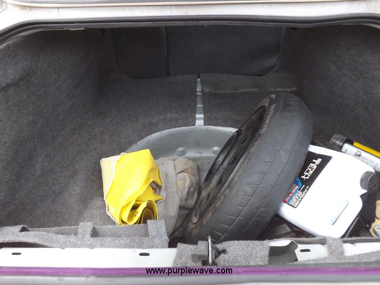 image for item H1904 2002 Chevrolet Monte Carlo LS