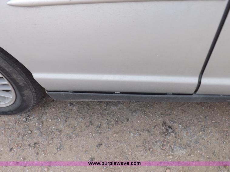 image for item H1904 2002 Chevrolet Monte Carlo LS