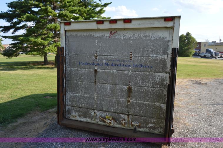 image for item H2852 Brown 22.5' cargo van box