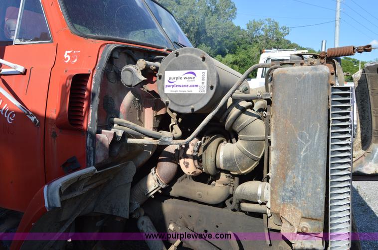 image for item H2853 Detroit Diesel 671 diesel engine