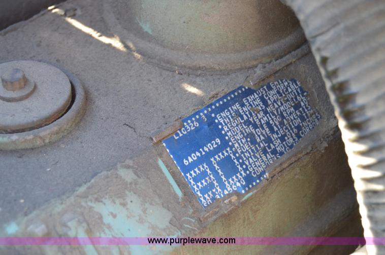 image for item H2853 Detroit Diesel 671 diesel engine