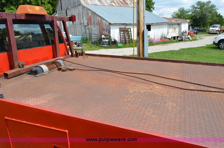 image for item H2857 1989 GMC 3500 car hauler truck