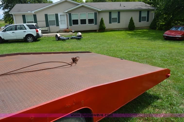 image for item H2857 1989 GMC 3500 car hauler truck