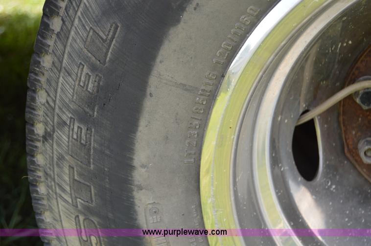 image for item H2857 1989 GMC 3500 car hauler truck