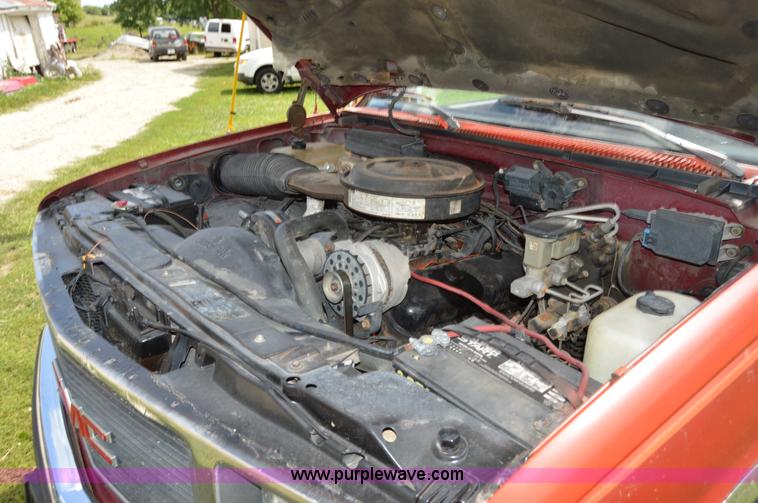 image for item H2857 1989 GMC 3500 car hauler truck