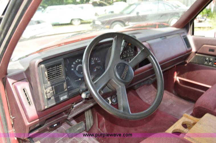 image for item H2857 1989 GMC 3500 car hauler truck