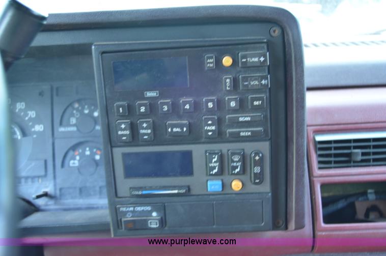 image for item H2857 1989 GMC 3500 car hauler truck