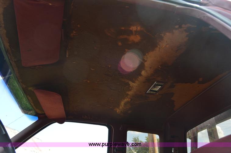 image for item H2857 1989 GMC 3500 car hauler truck