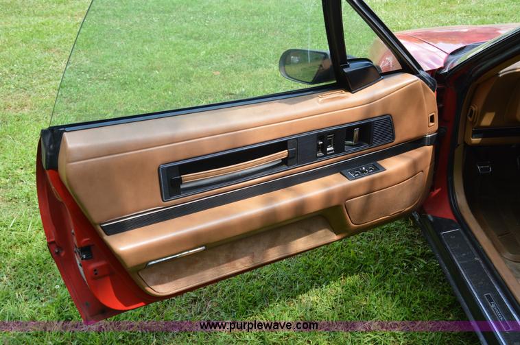 image for item H2861 1989 Buick Reatta