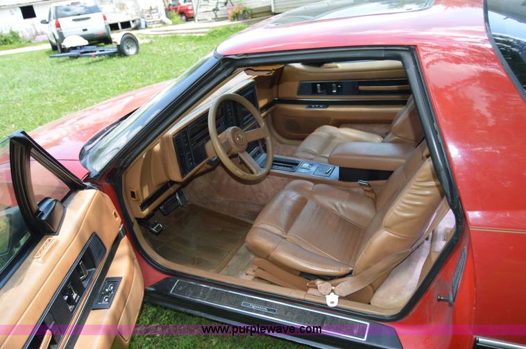 image for item H2861 1989 Buick Reatta