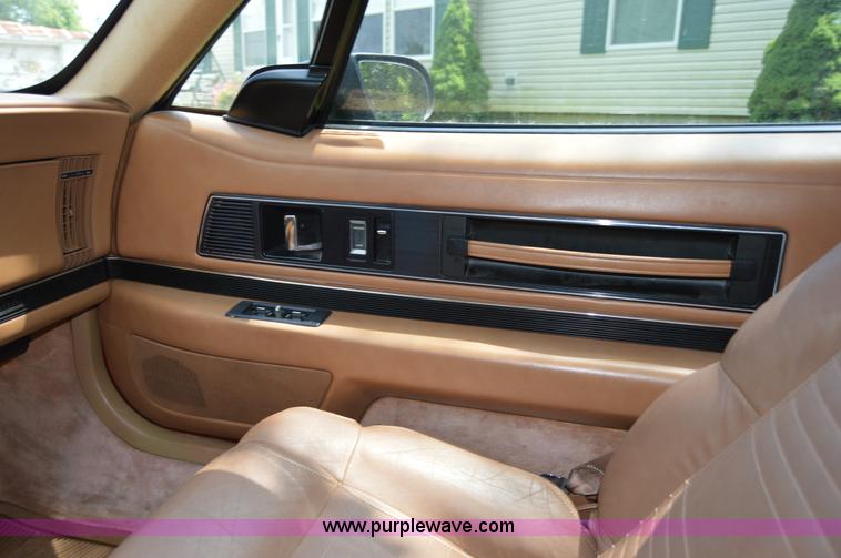 image for item H2861 1989 Buick Reatta