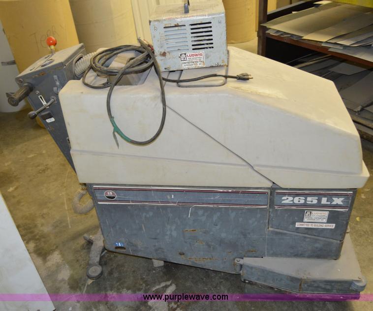 image for item H2875 Advance 265LX floor scrubber