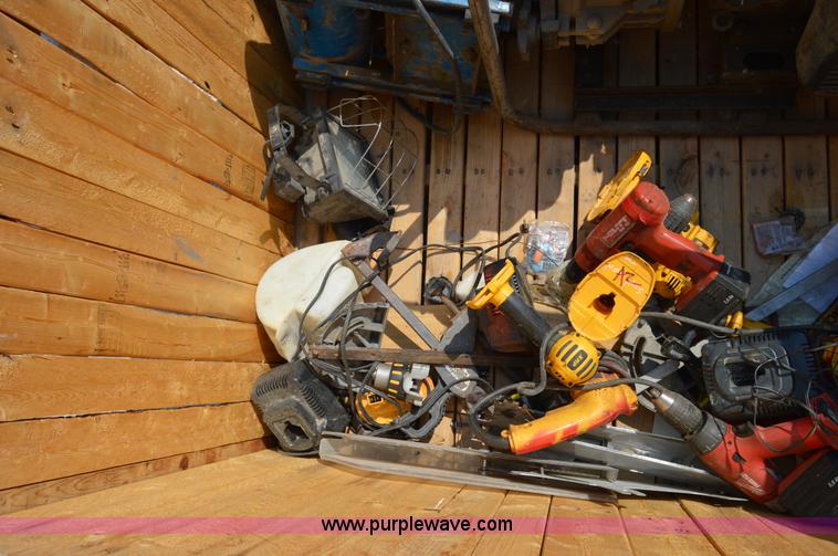 image for item H2877 Assorted power tools