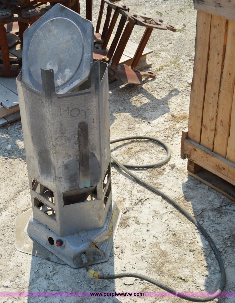 image for item H2877 Assorted power tools