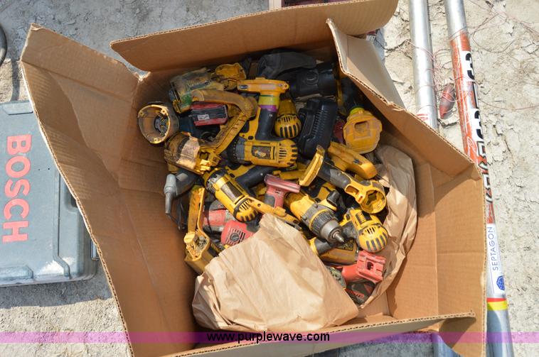 image for item H2877 Assorted power tools