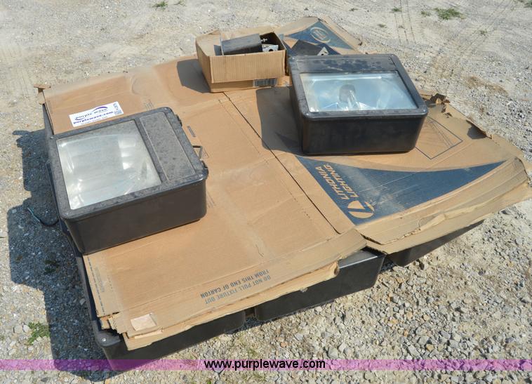 image for item H2879 (11) exterior pole lights