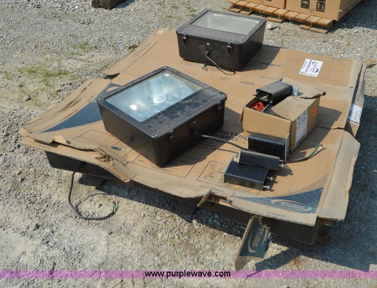 image for item H2879 (11) exterior pole lights