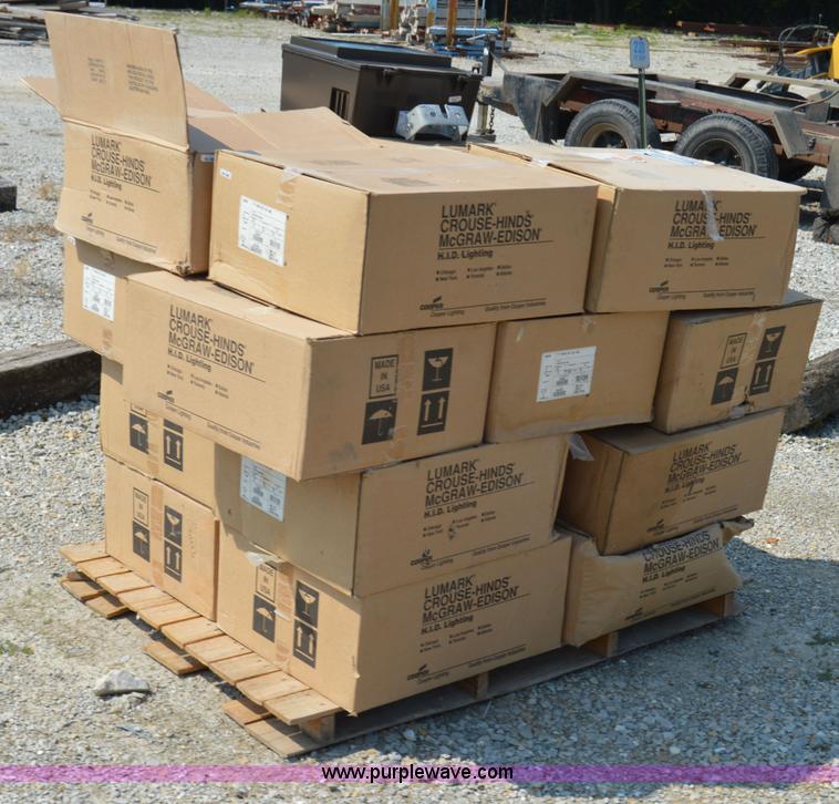 image for item H2880 (16) Lamark exterior pole lights