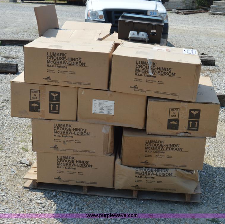 image for item H2880 (16) Lamark exterior pole lights