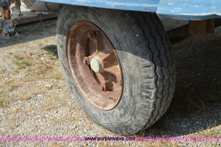 image for item H2882 1989 Technition office trailer