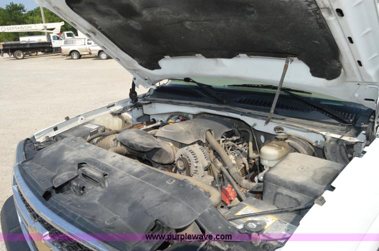 image for item H2886 2007 Chevrolet Silverado 1500 pickup truck