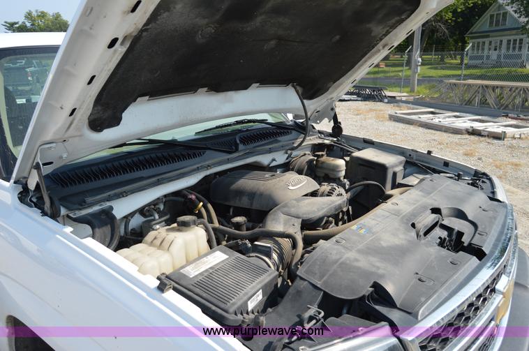 image for item H2886 2007 Chevrolet Silverado 1500 pickup truck