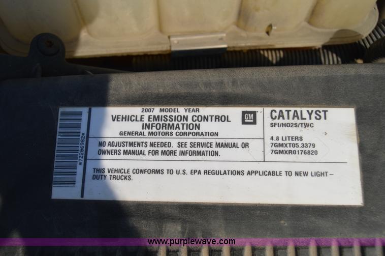 image for item H2886 2007 Chevrolet Silverado 1500 pickup truck