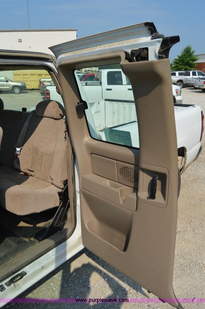 image for item H2886 2007 Chevrolet Silverado 1500 pickup truck