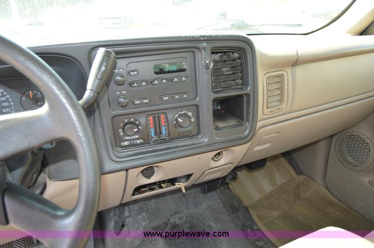 image for item H2886 2007 Chevrolet Silverado 1500 pickup truck