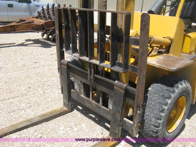 image for item H5292 Hyster rough terrain forklift